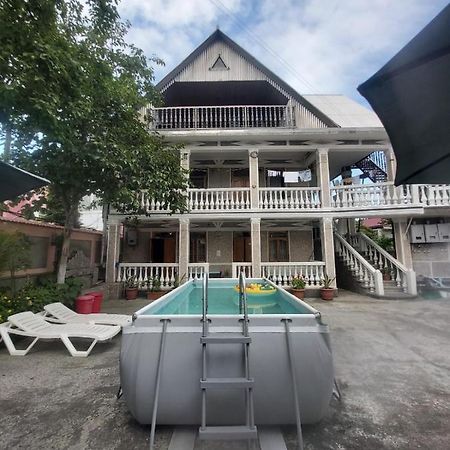 Linda Guest House 巴统 外观 照片
