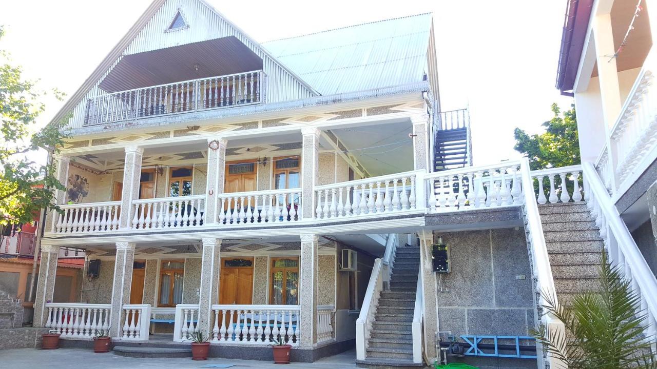 Linda Guest House 巴统 外观 照片