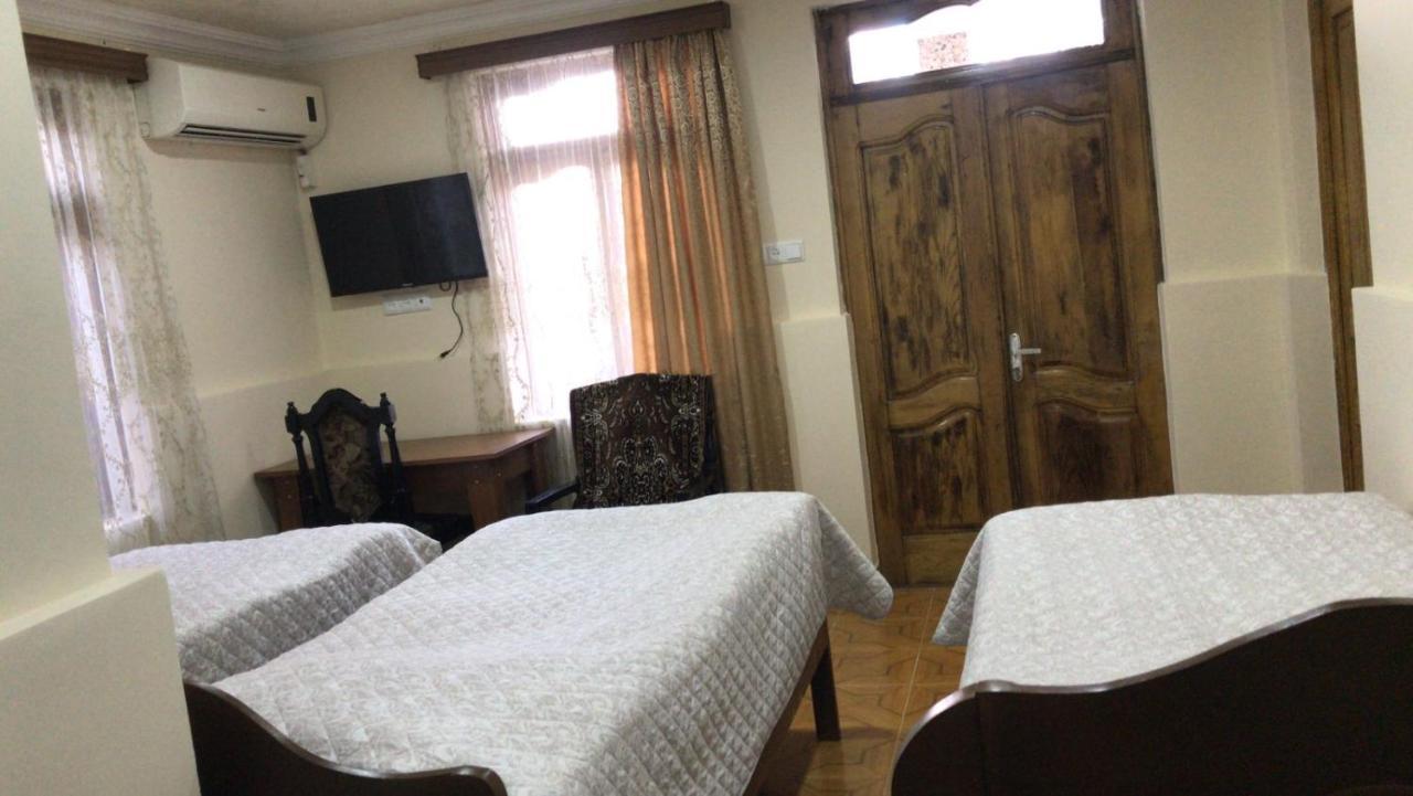 Linda Guest House 巴统 外观 照片
