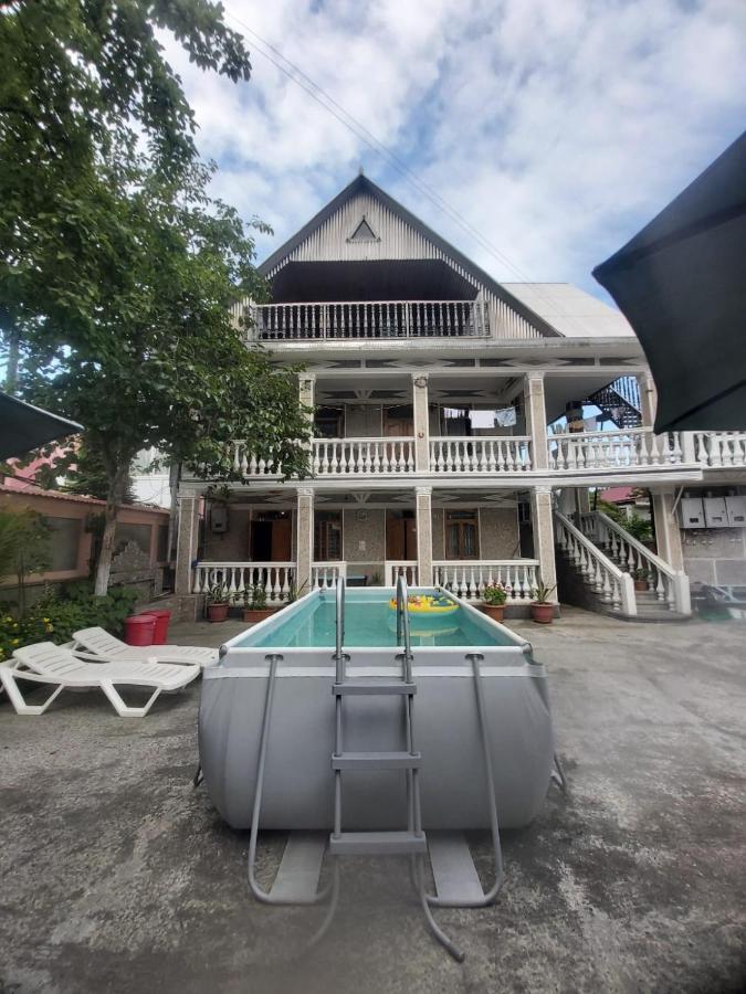 Linda Guest House 巴统 外观 照片