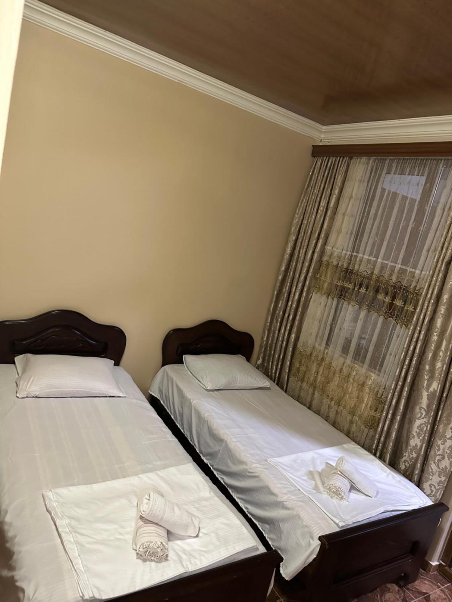 Linda Guest House 巴统 外观 照片