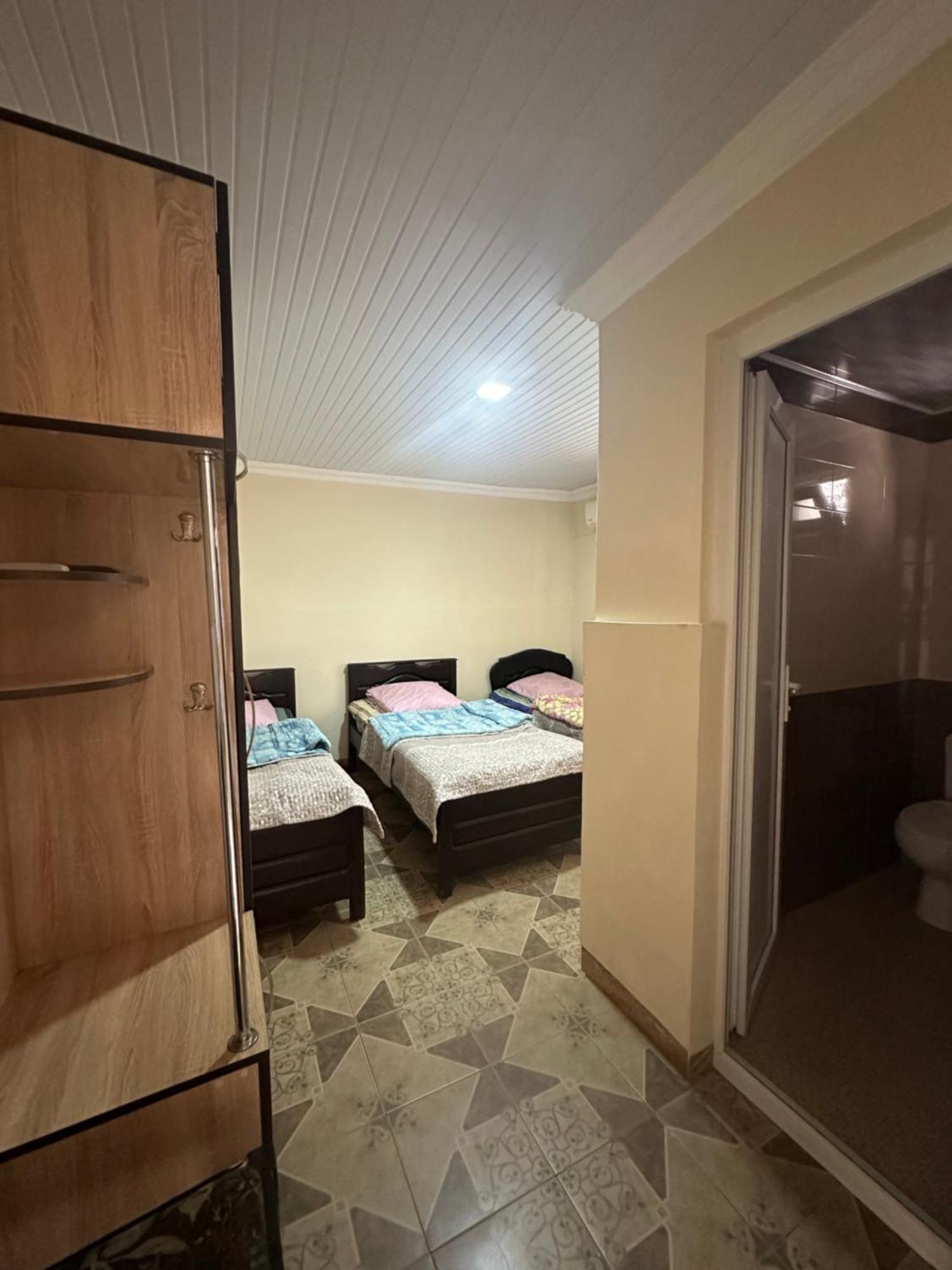Linda Guest House 巴统 外观 照片