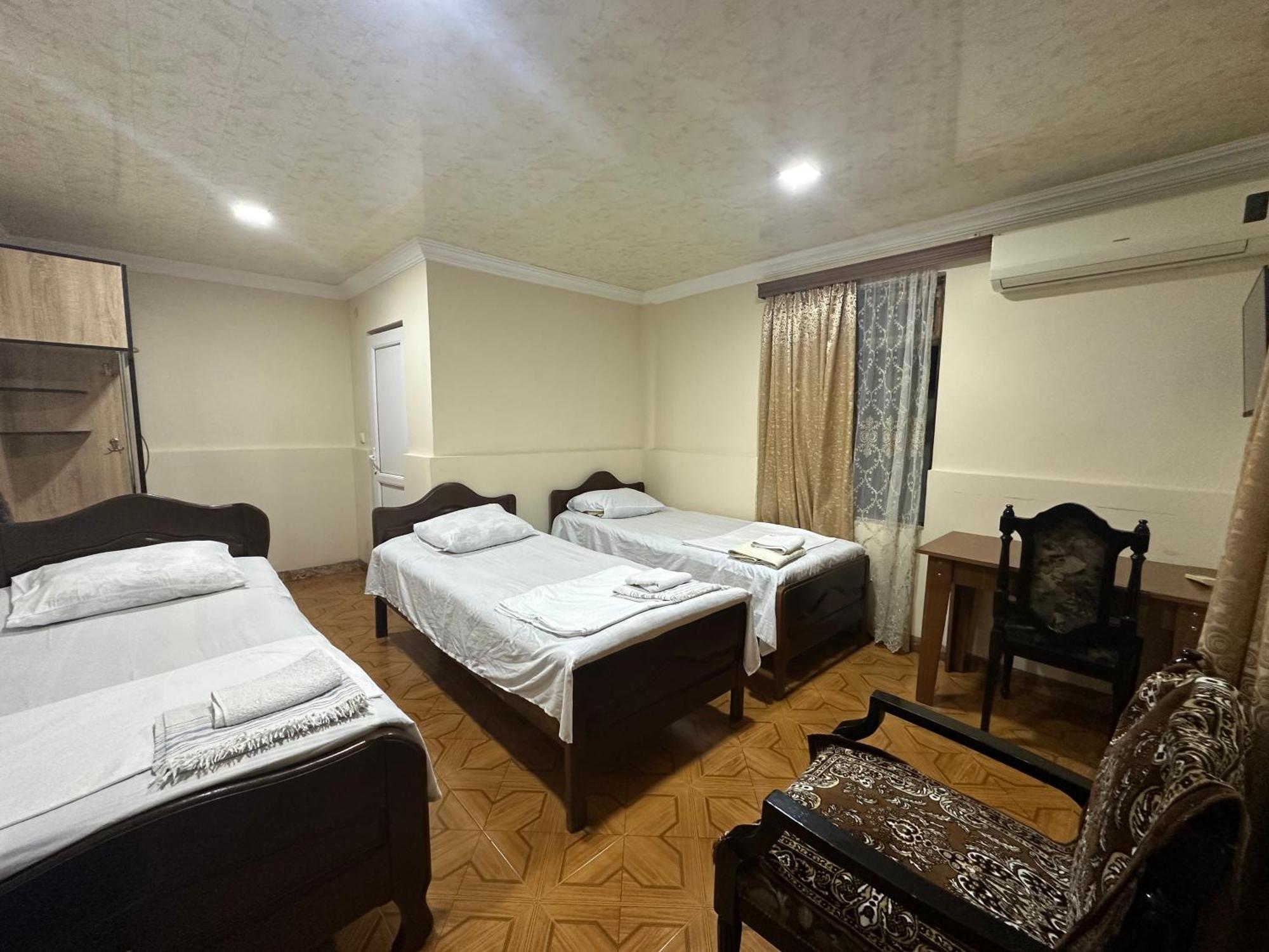 Linda Guest House 巴统 外观 照片