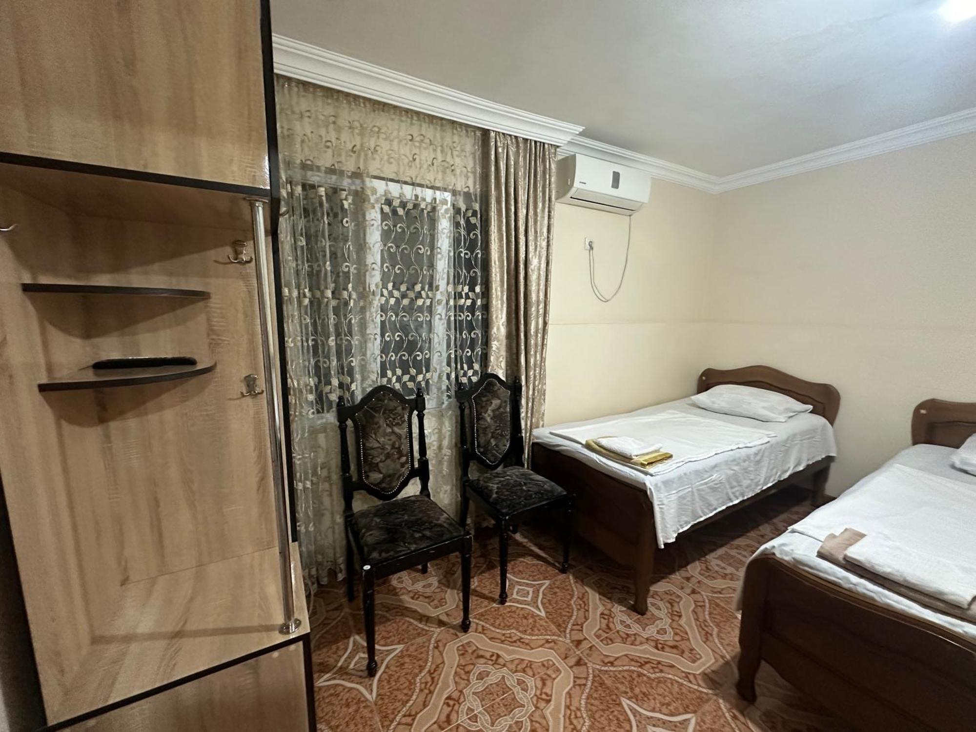 Linda Guest House 巴统 外观 照片