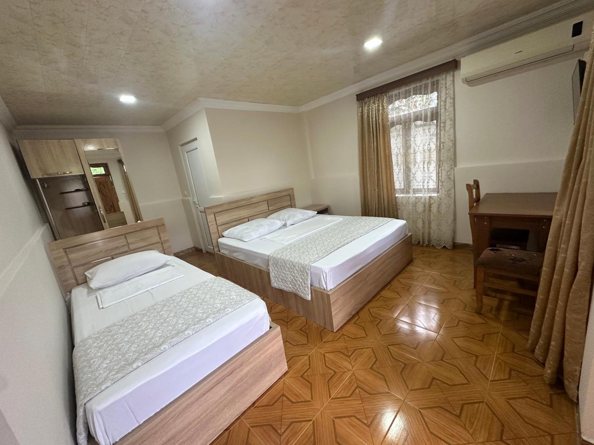 Linda Guest House 巴统 外观 照片