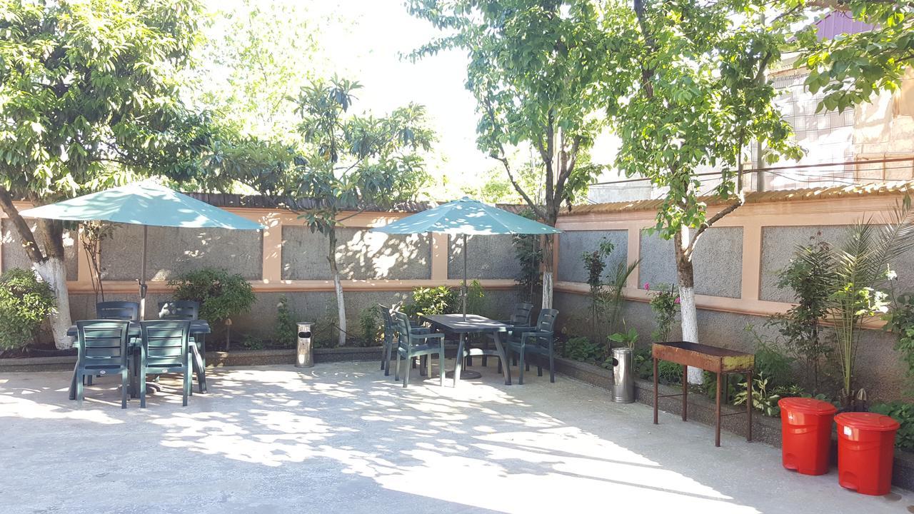 Linda Guest House 巴统 外观 照片
