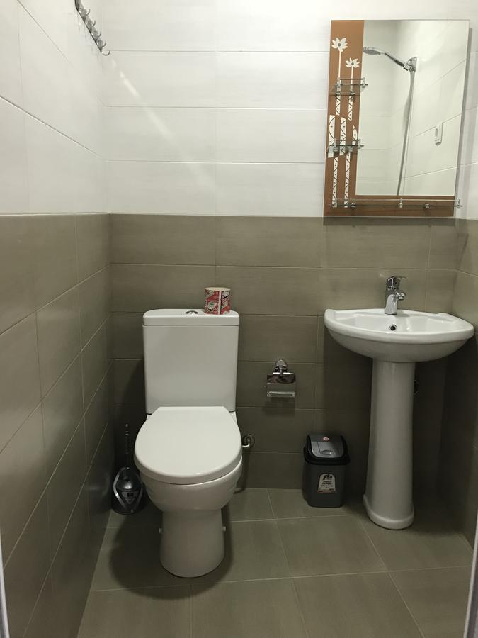 Linda Guest House 巴统 外观 照片